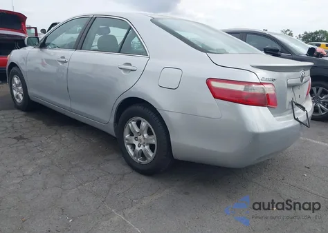2007 Toyota Camry Ce z USA, uszkodzony, nr VIN 4T1BE46K07U645160